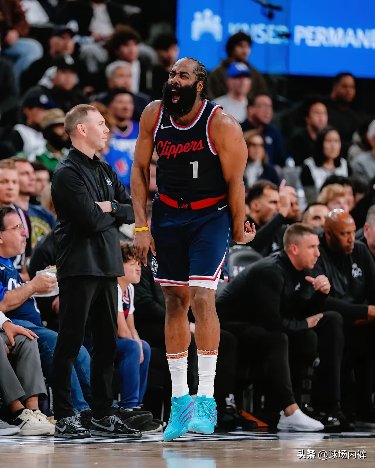 ManbetX体育-关于哈登连续七场比赛得分超过重要助攻,巴塞罗那不断突破!观众掌声雷动的信息